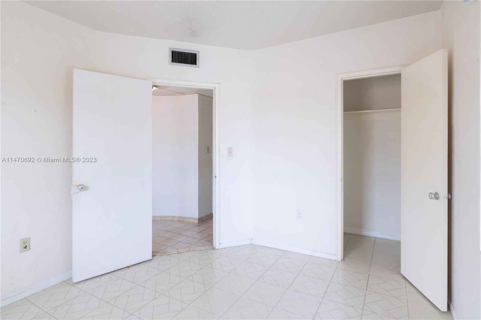 3591 SW 10th St # 12B