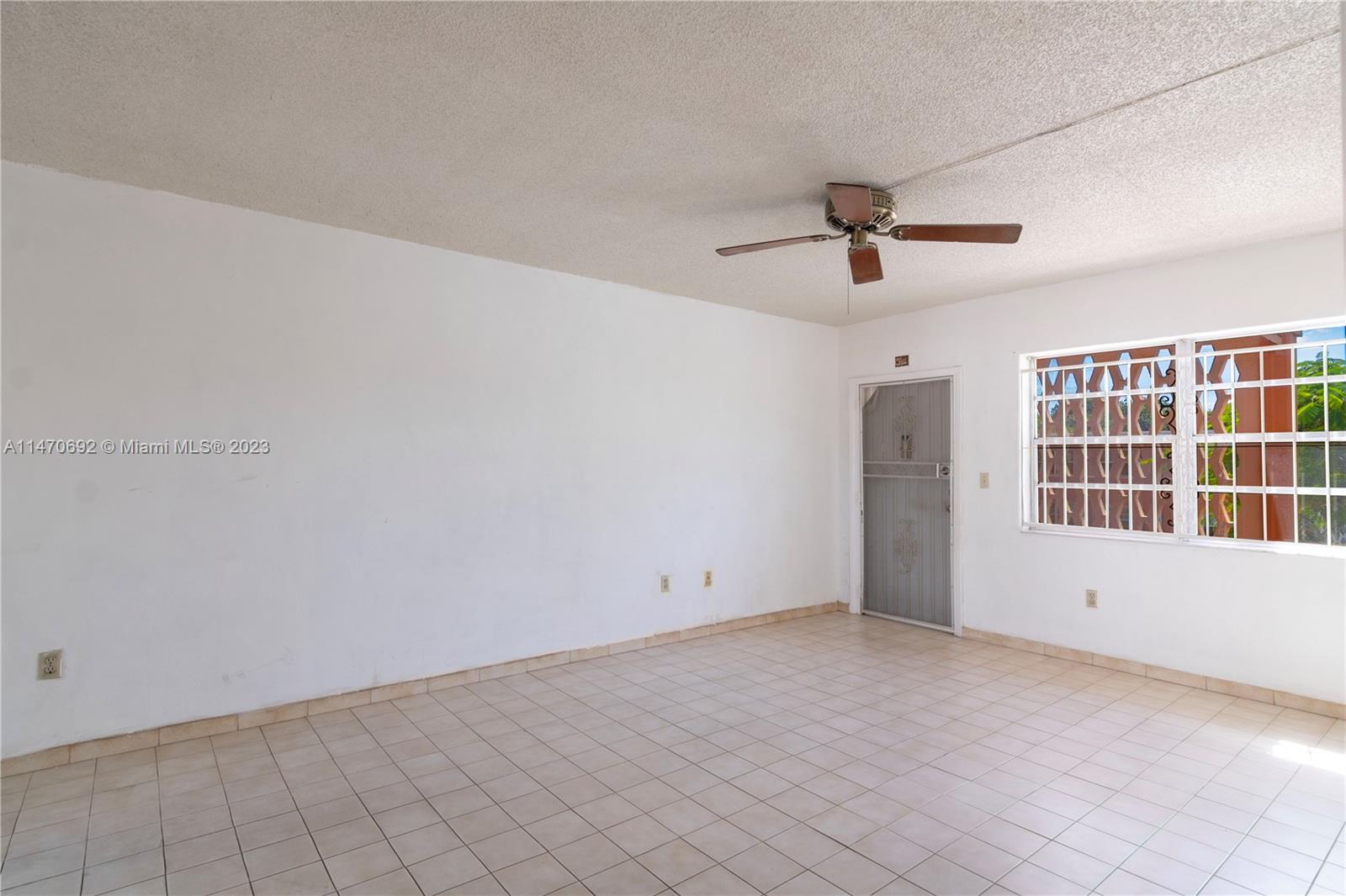 3591 SW 10th St # 12B