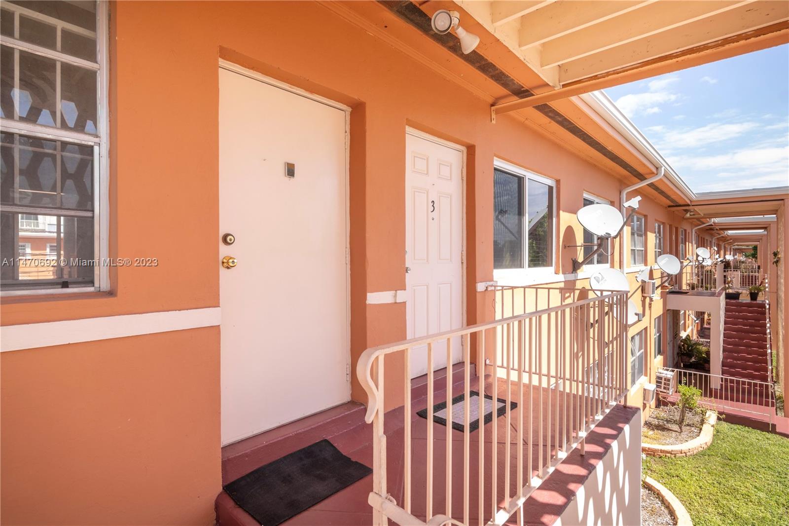 3591 SW 10th St # 12B