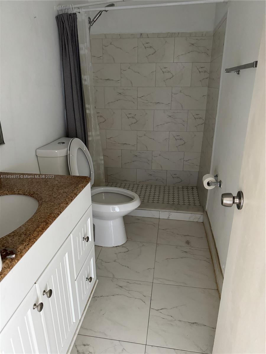 7610 SW 82nd St # J208