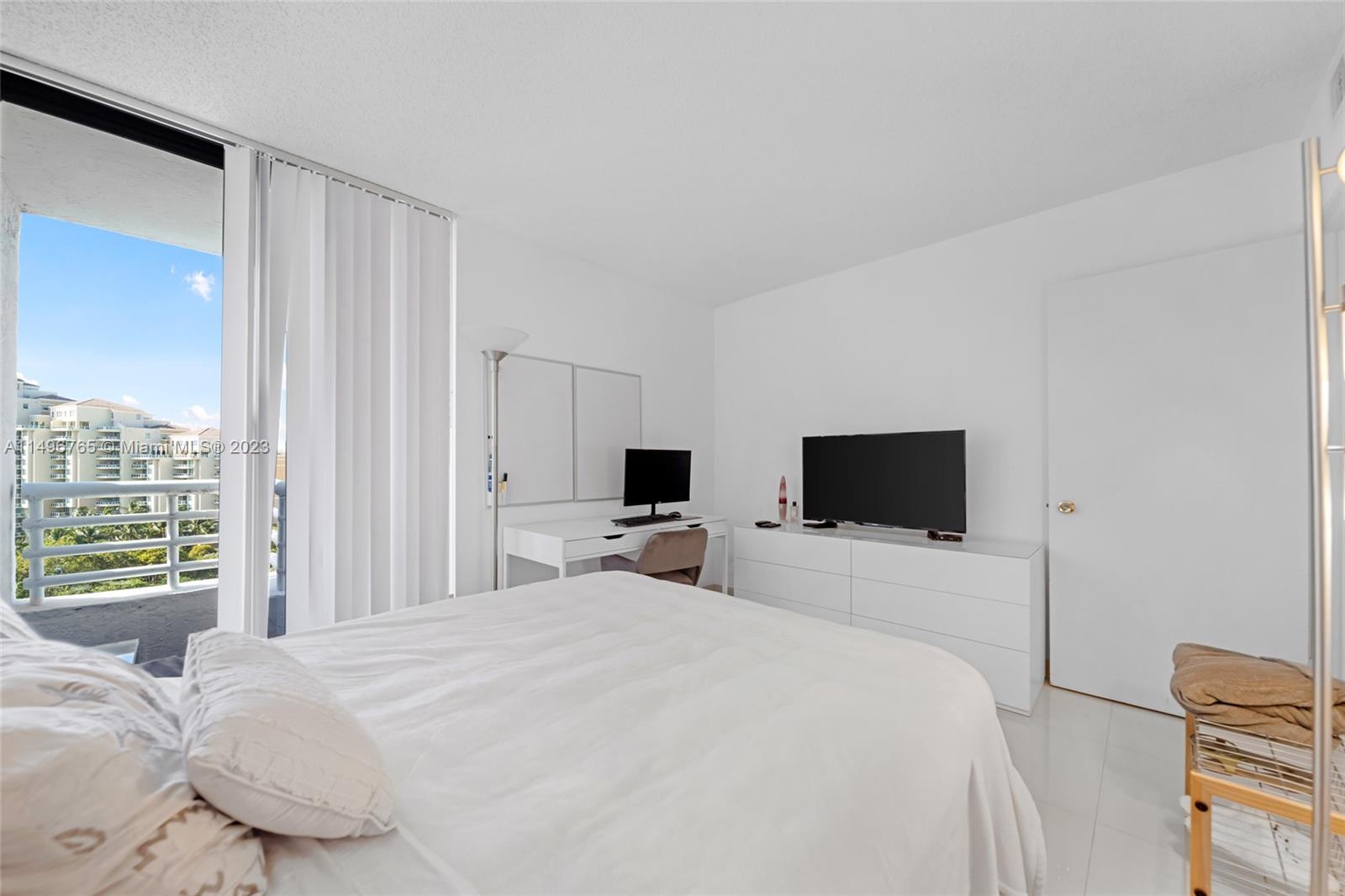 3300 NE 192nd St # 1201