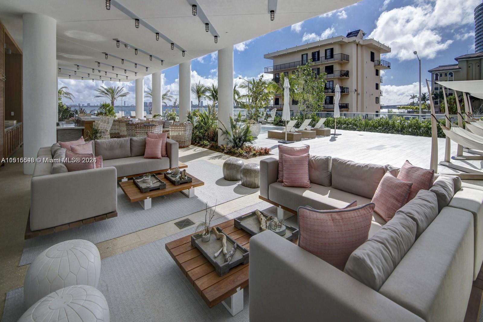 2900 NE 7th Ave Unit: PH5002