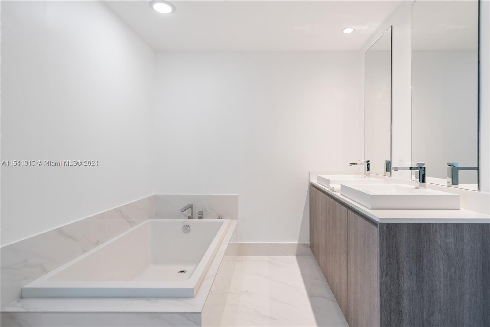 801 S Miami Ave Unit: 1002