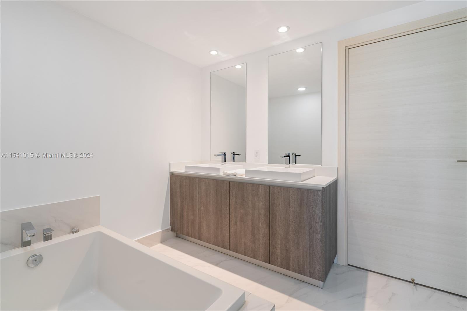 801 S Miami Ave Unit: 1002