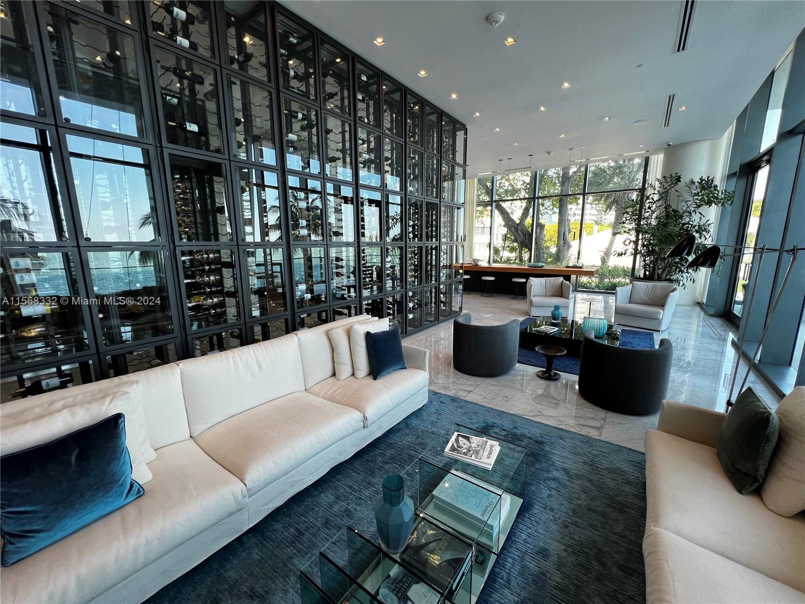 3131 NE 7th Ave # 1004