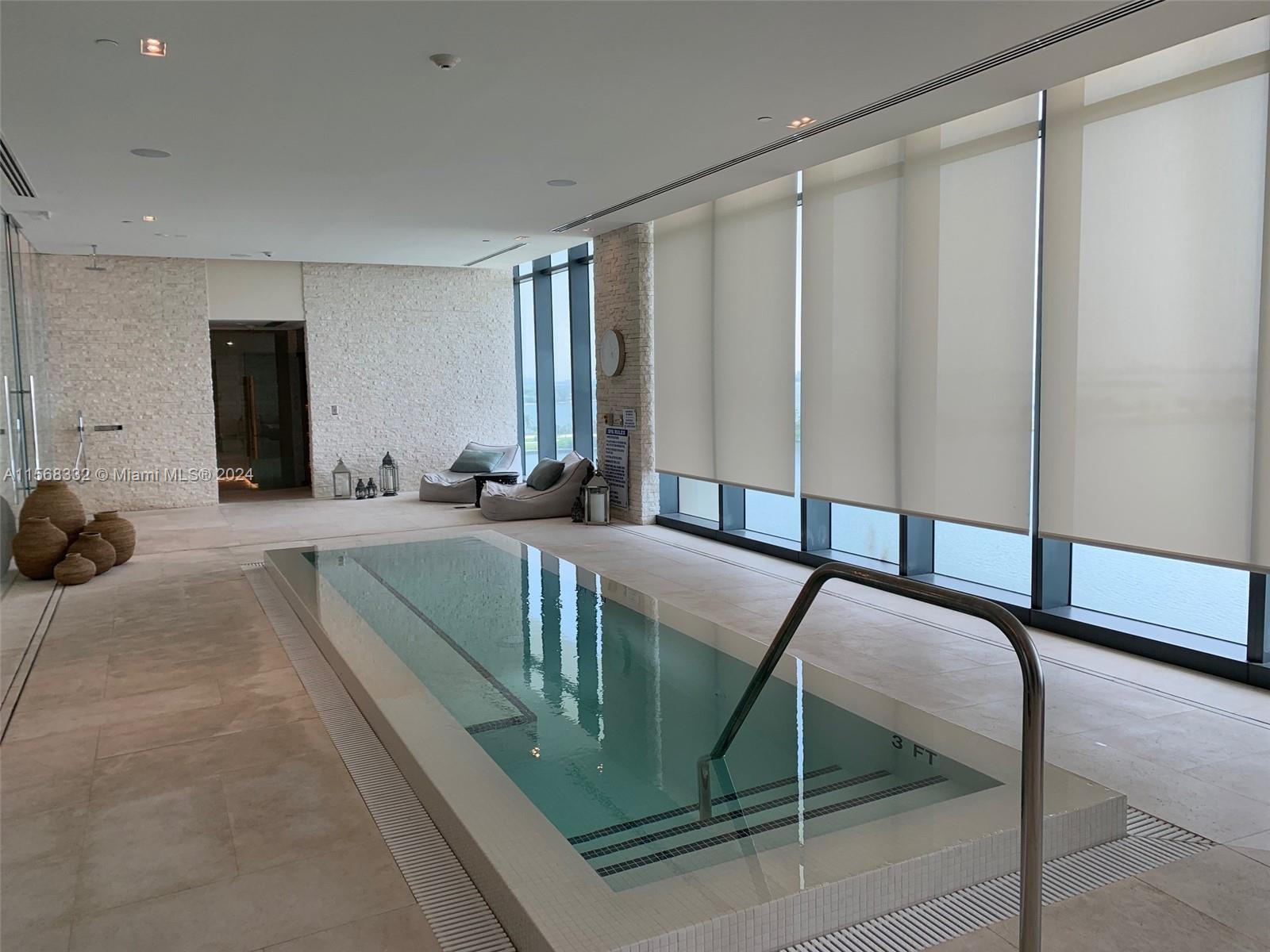 3131 NE 7th Ave # 1004