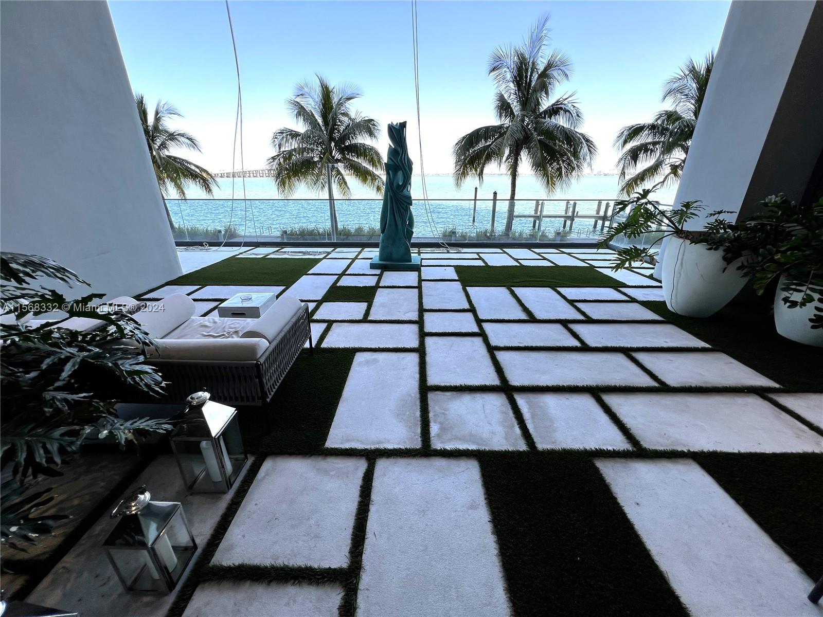 3131 NE 7th Ave # 1004