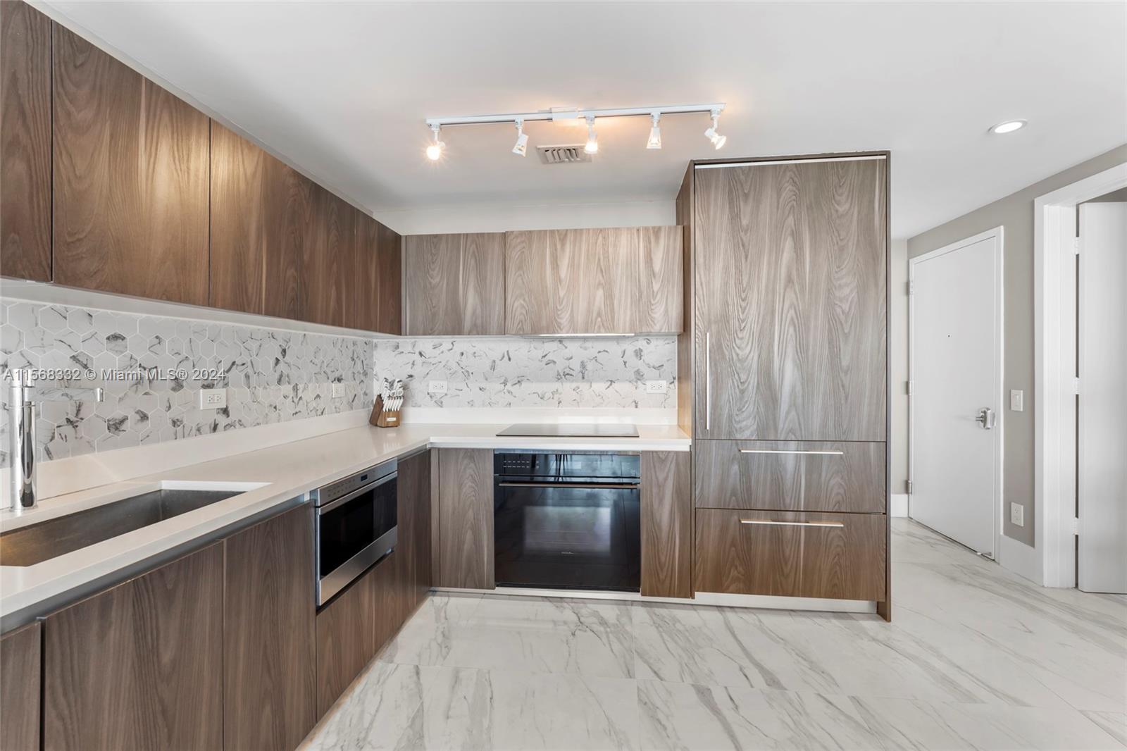 3131 NE 7th Ave # 1004