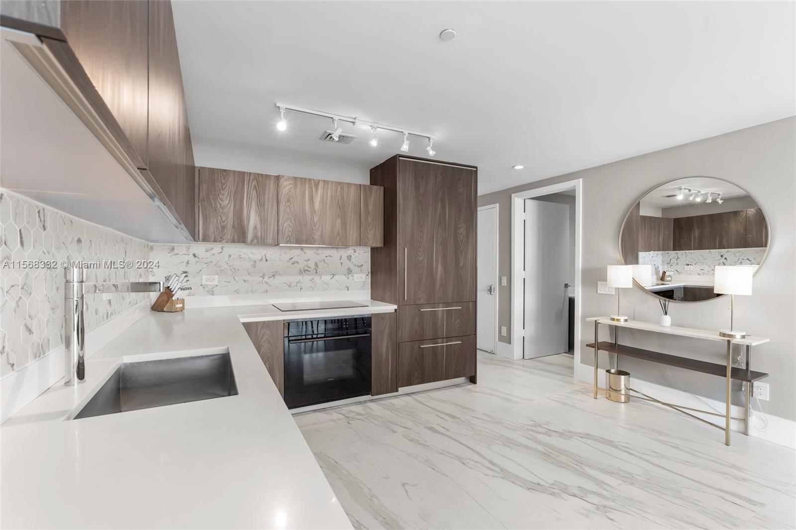 3131 NE 7th Ave # 1004