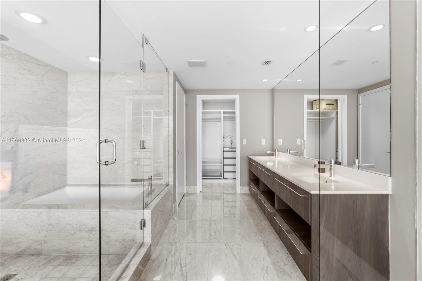 3131 NE 7th Ave # 1004