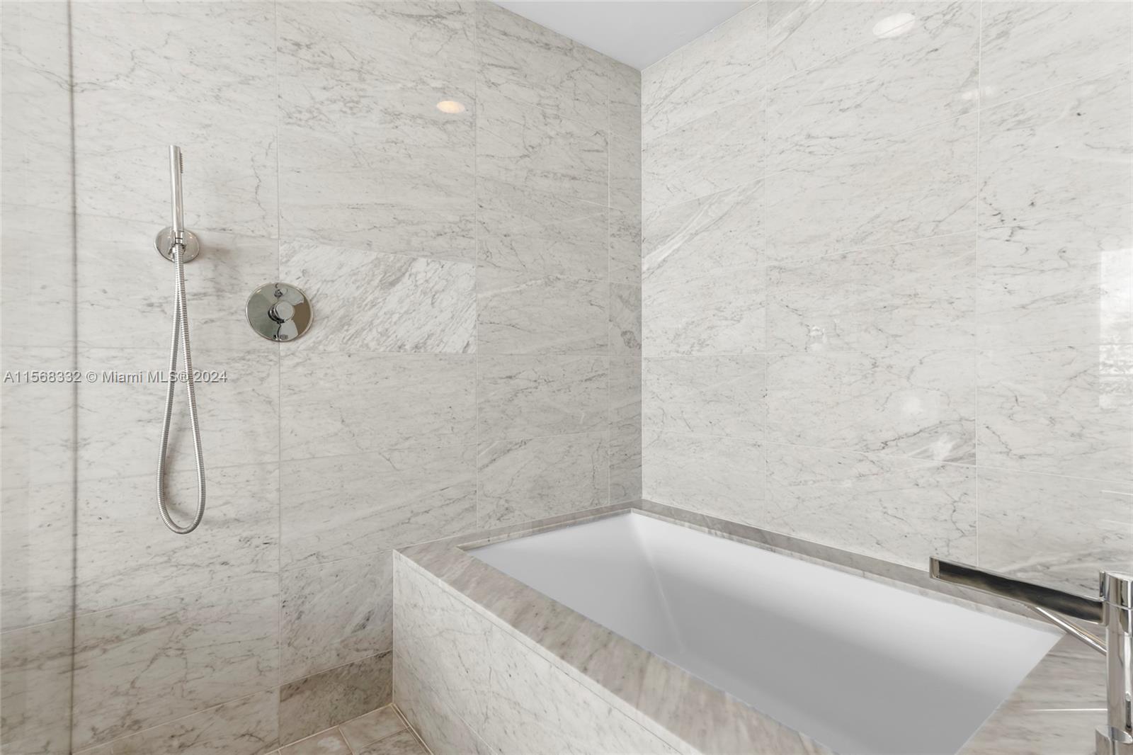 3131 NE 7th Ave # 1004