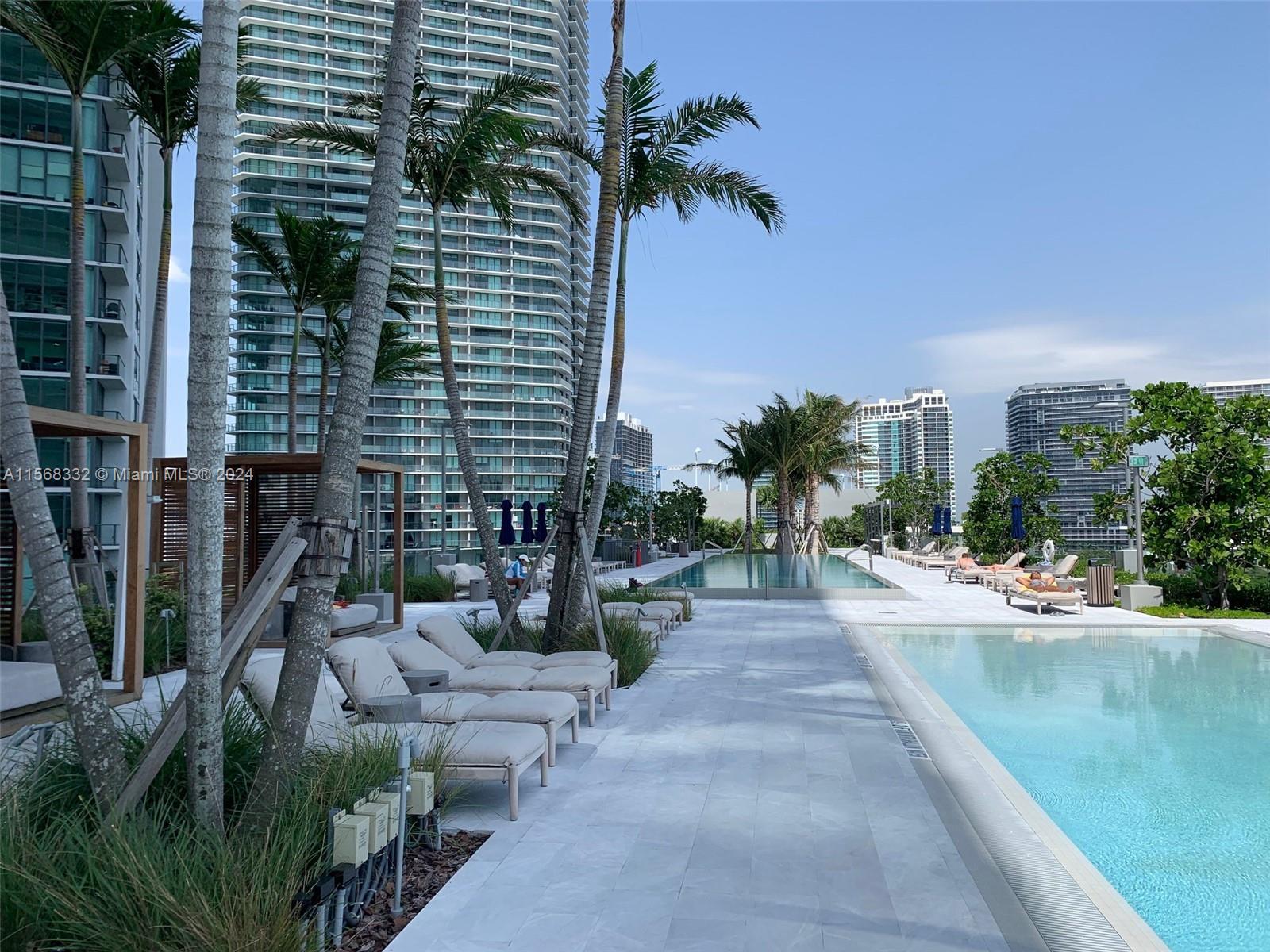 3131 NE 7th Ave # 1004