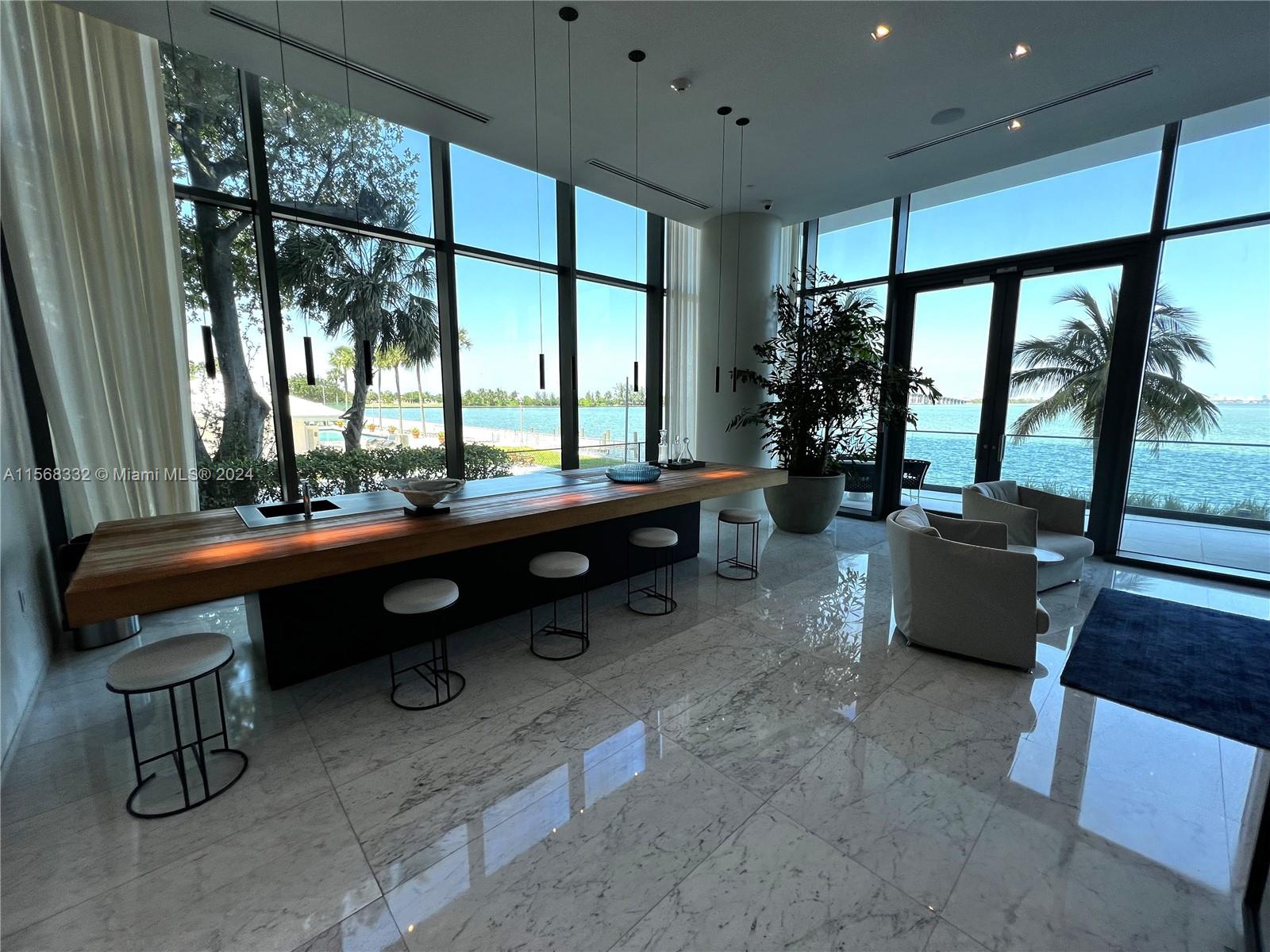 3131 NE 7th Ave # 1004