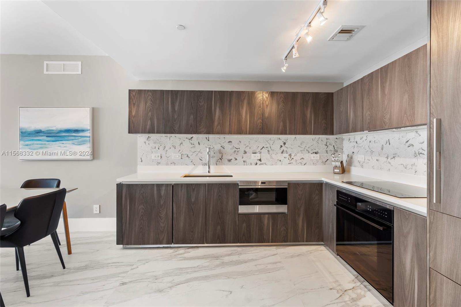 3131 NE 7th Ave # 1004