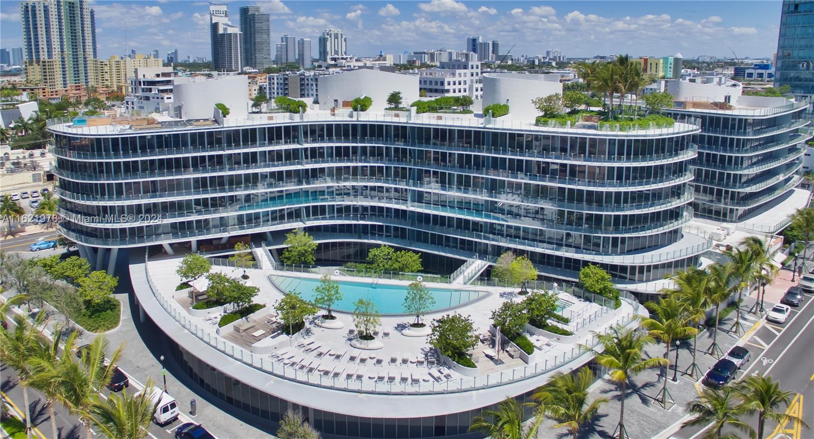 1 Collins Ave # 405