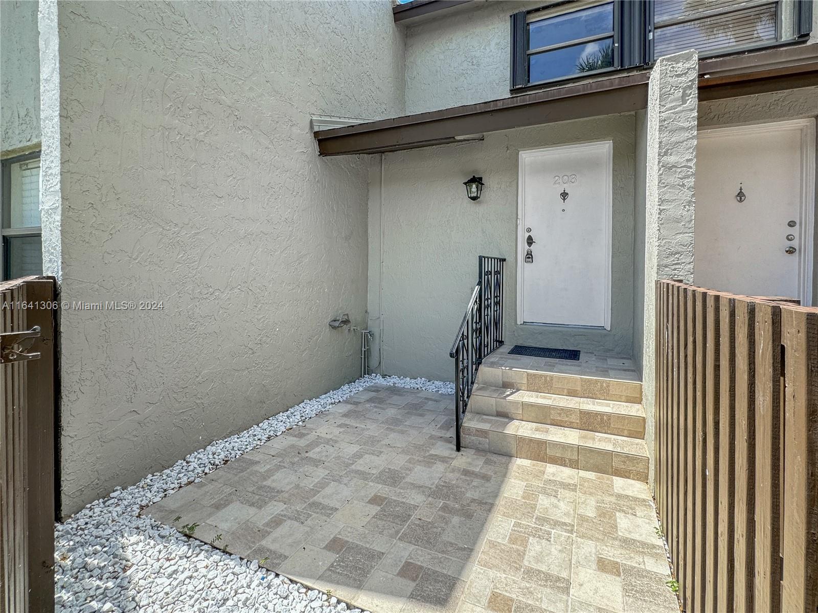 10020 NW 9th St Cir # 203