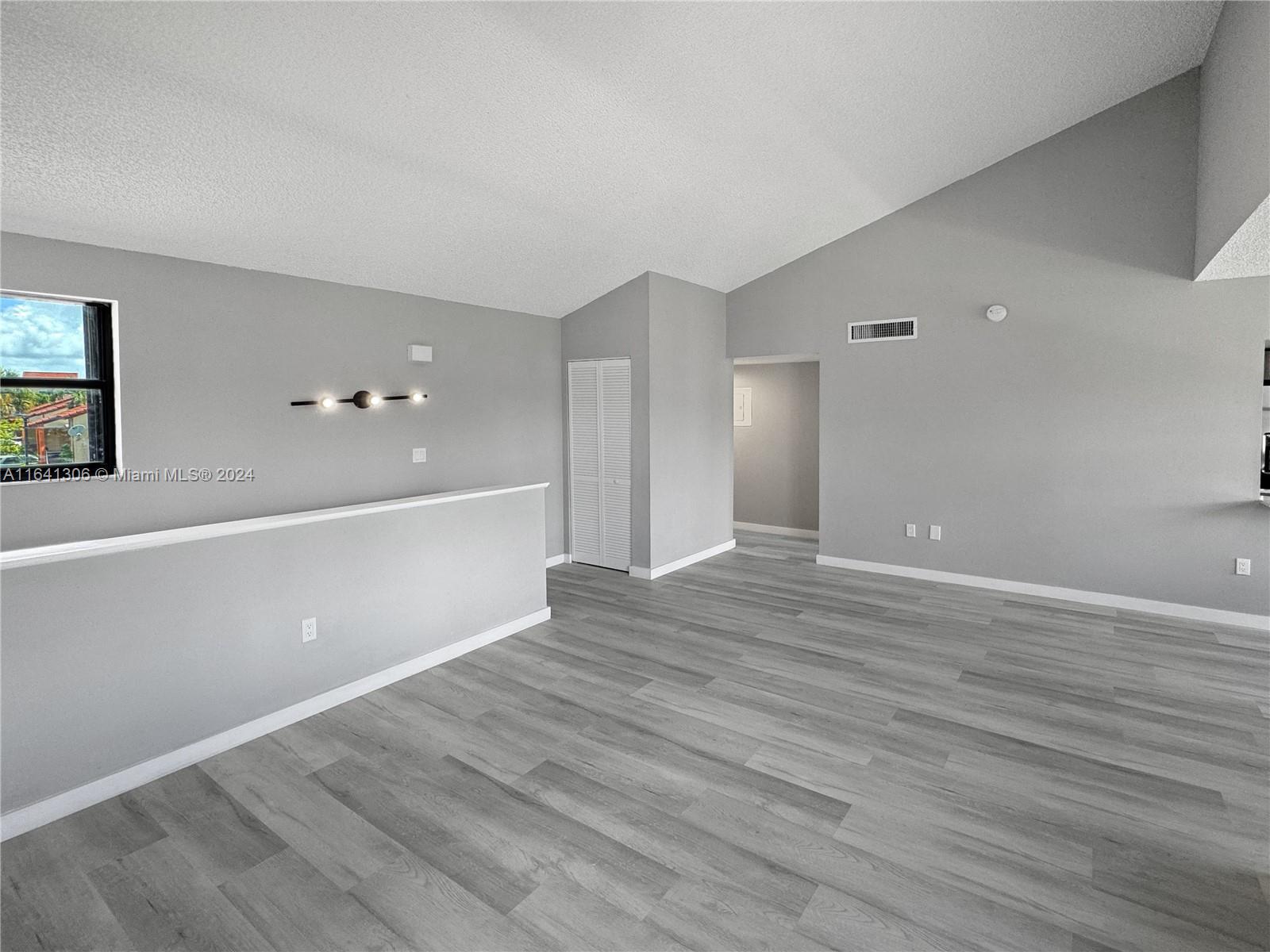 10020 NW 9th St Cir # 203