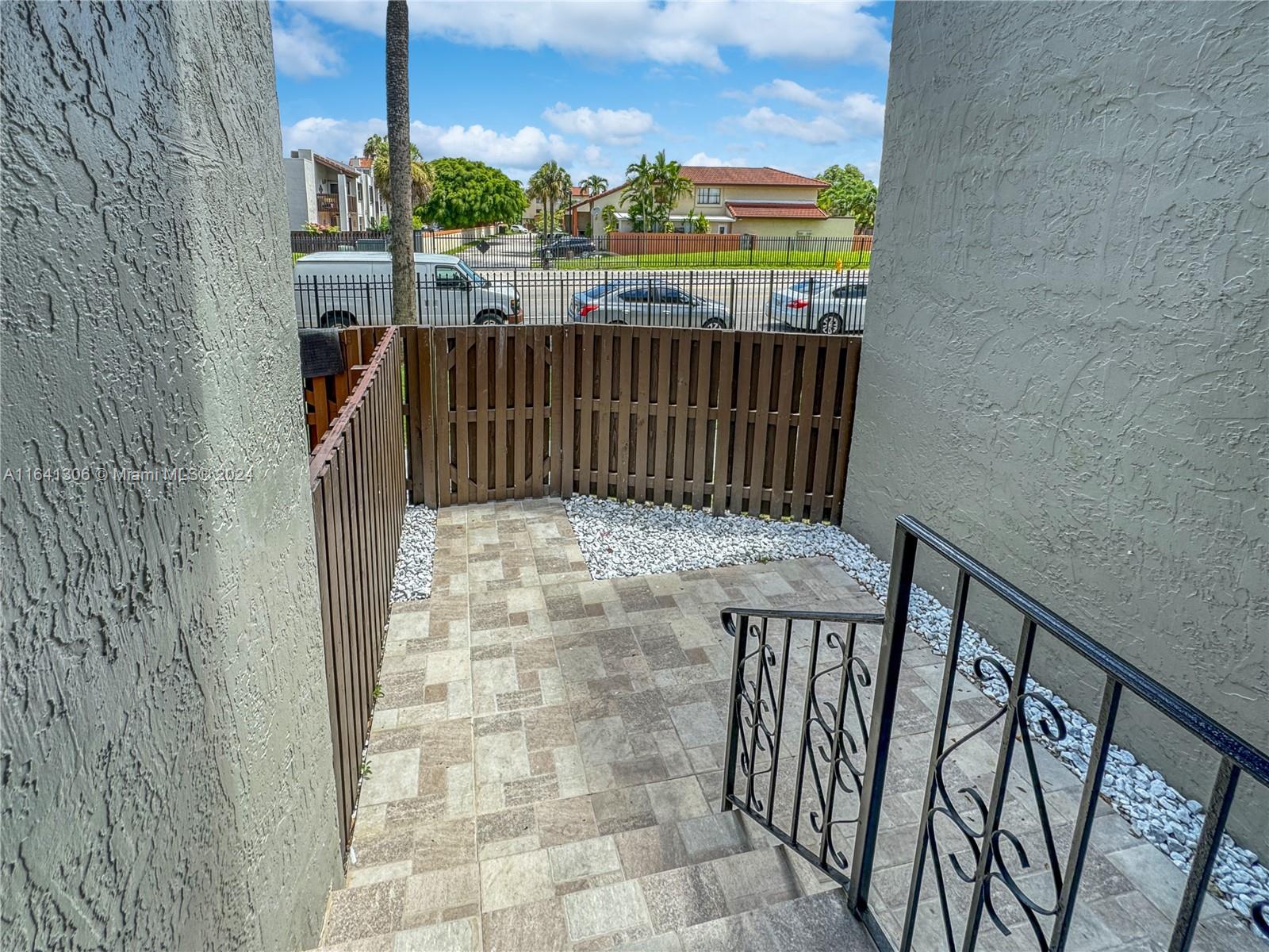10020 NW 9th St Cir # 203