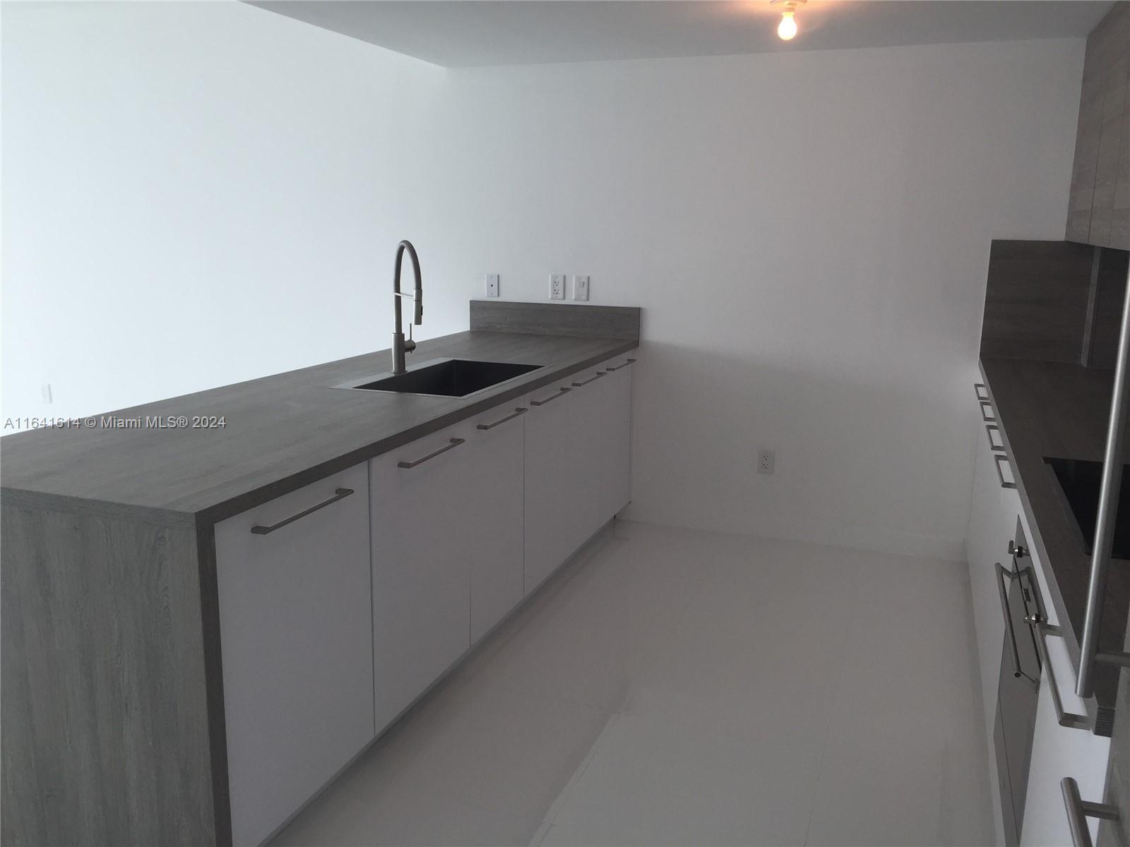 400 Sunny Isles Blvd # 1105
