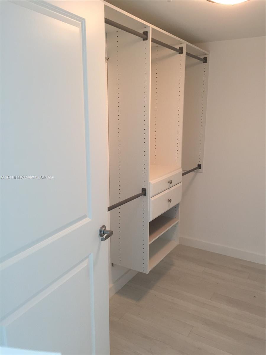 400 Sunny Isles Blvd # 1105