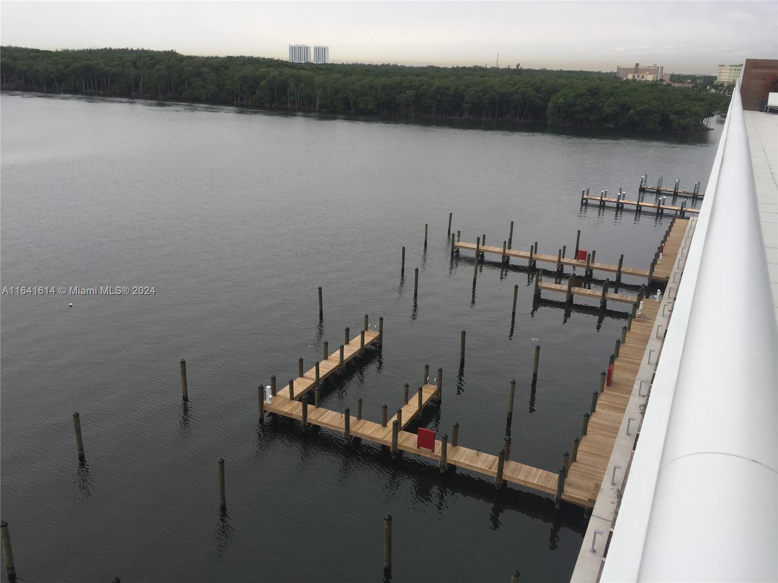 400 Sunny Isles Blvd # 1105