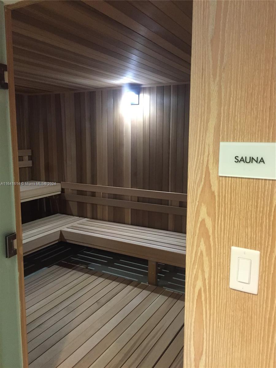 400 Sunny Isles Blvd # 1105