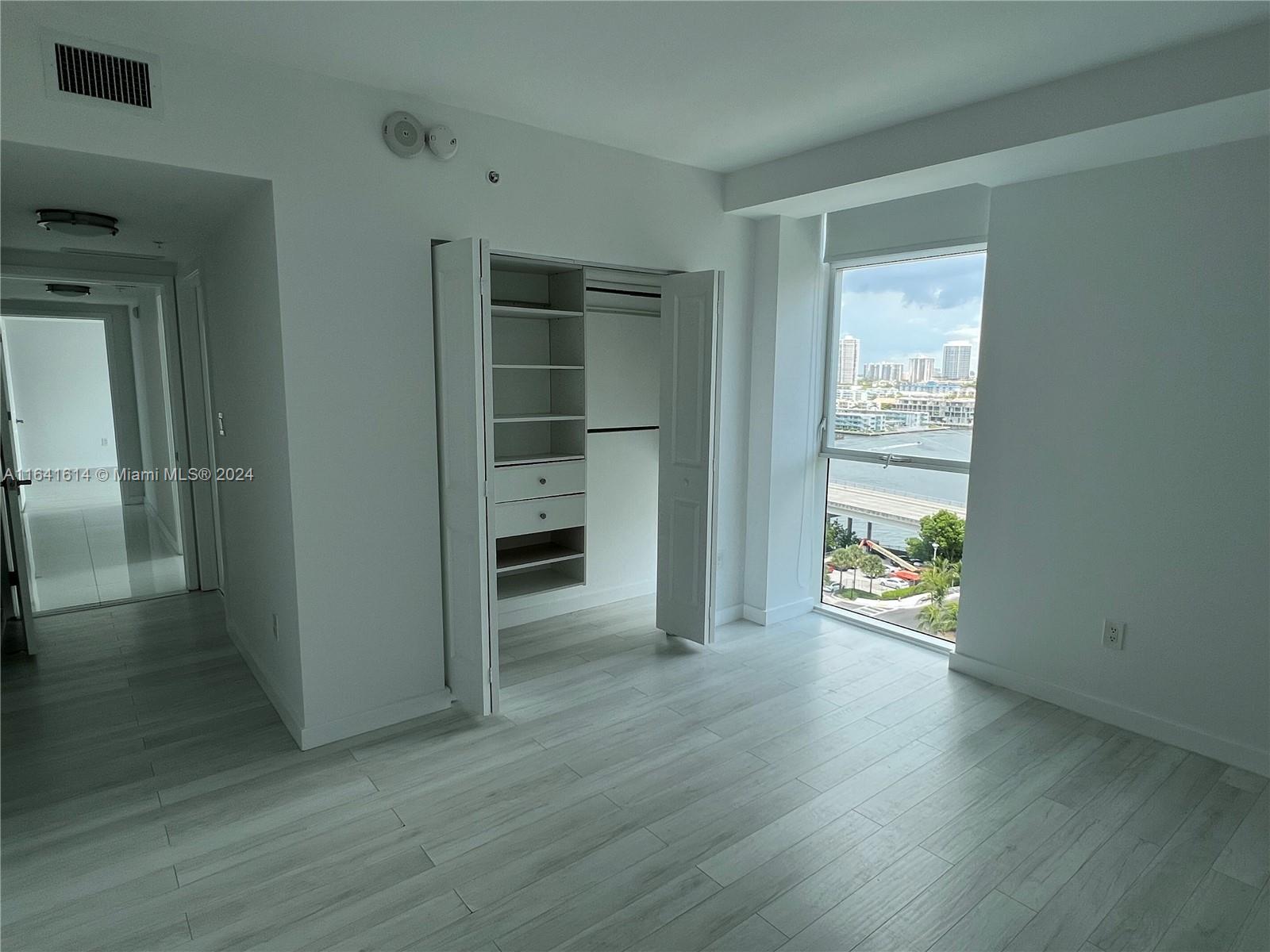 400 Sunny Isles Blvd # 1105