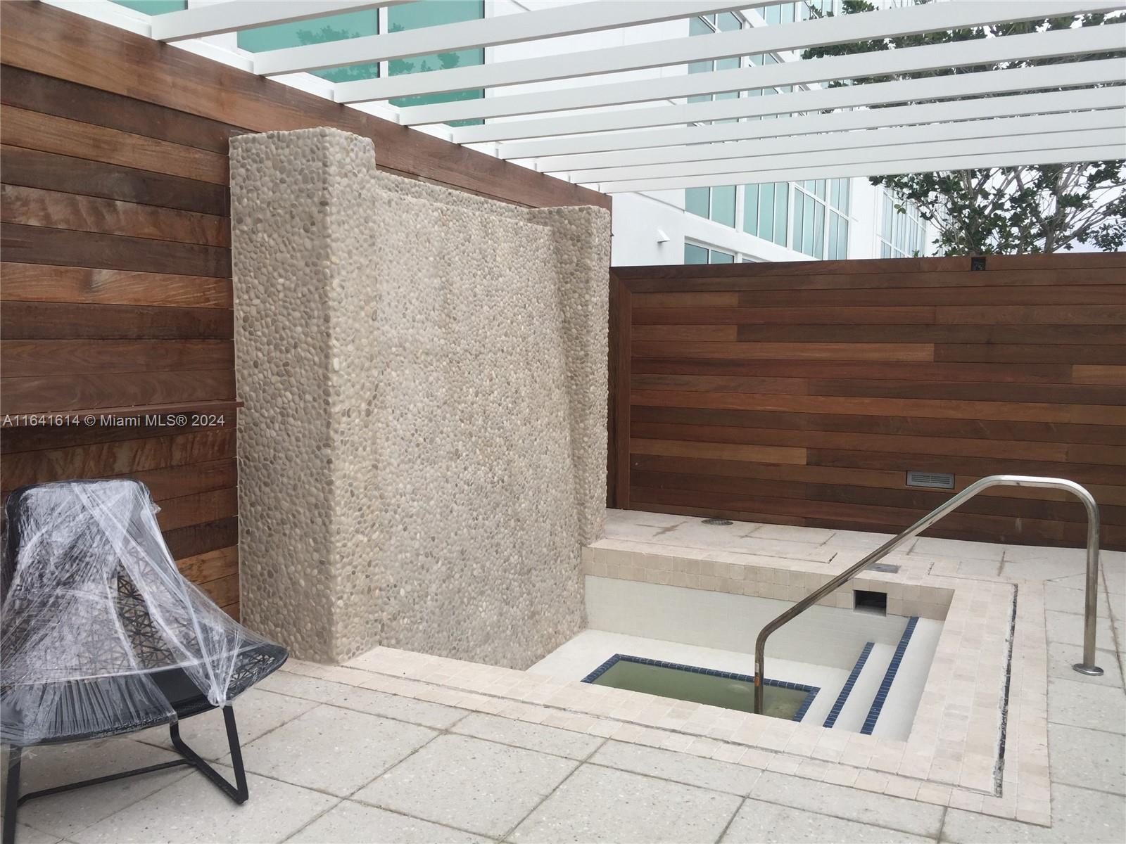 400 Sunny Isles Blvd # 1105