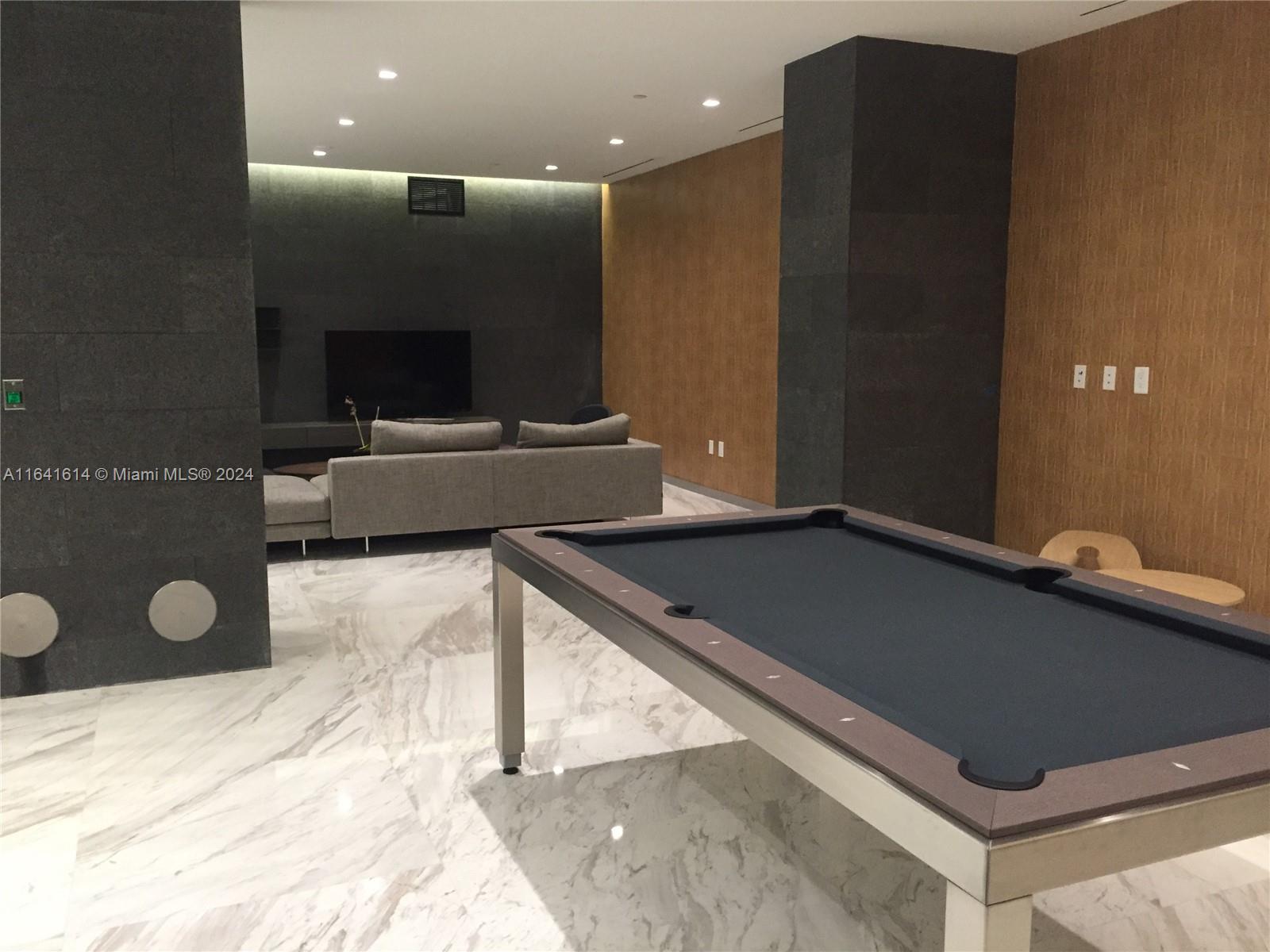 400 Sunny Isles Blvd # 1105