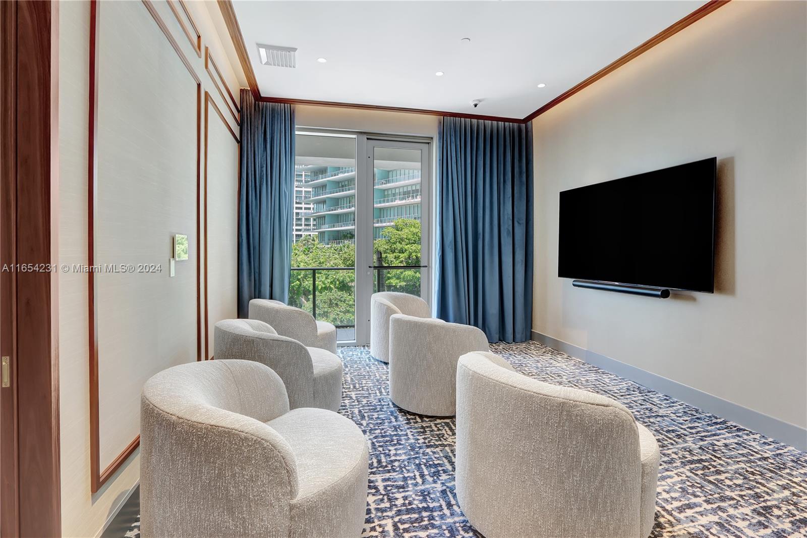 2655 S Bayshore Dr # 405