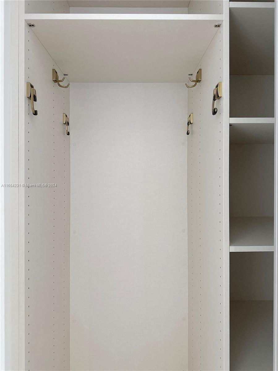 2655 S Bayshore Dr # 405