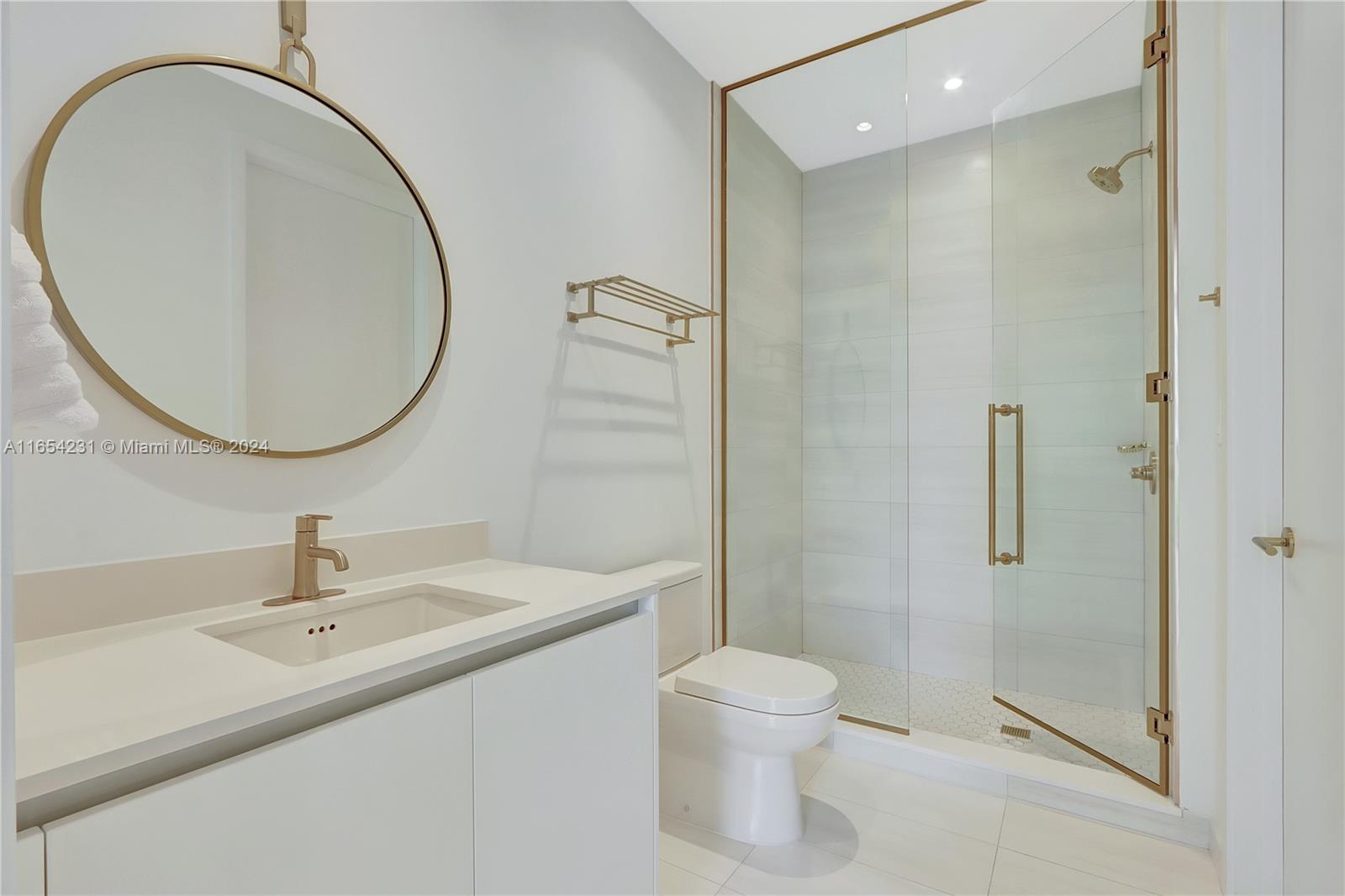 2655 S Bayshore Dr # 405