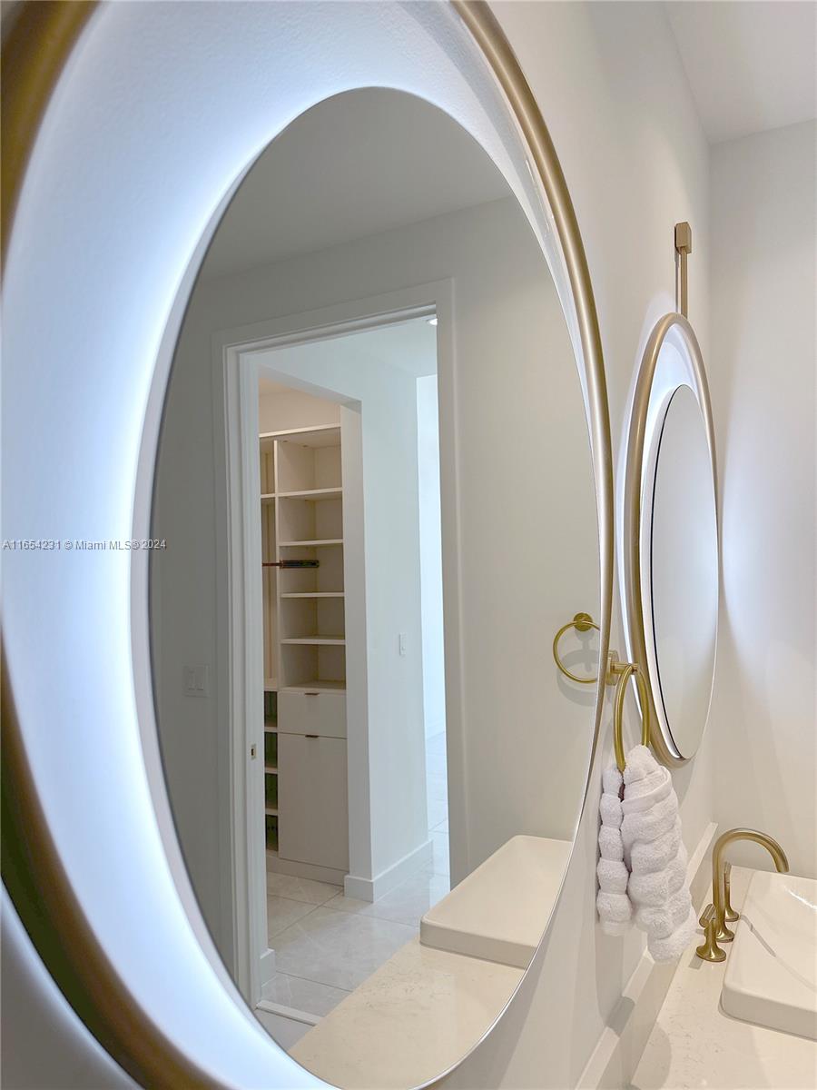 2655 S Bayshore Dr # 405