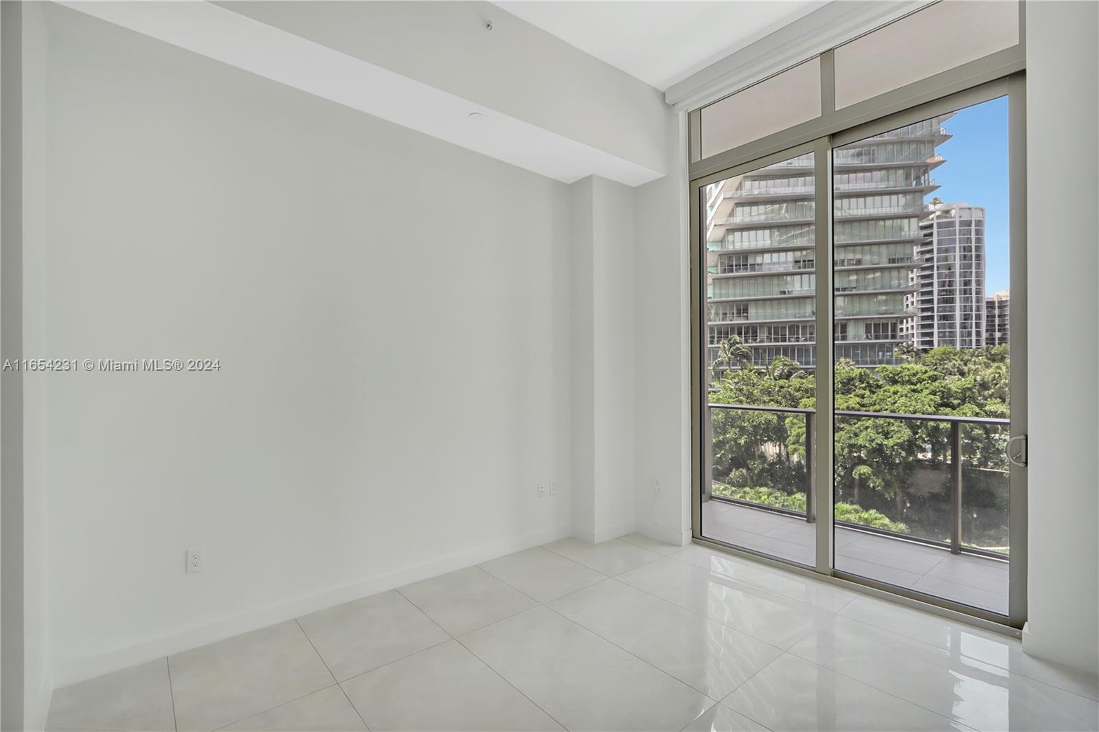 2655 S Bayshore Dr # 405