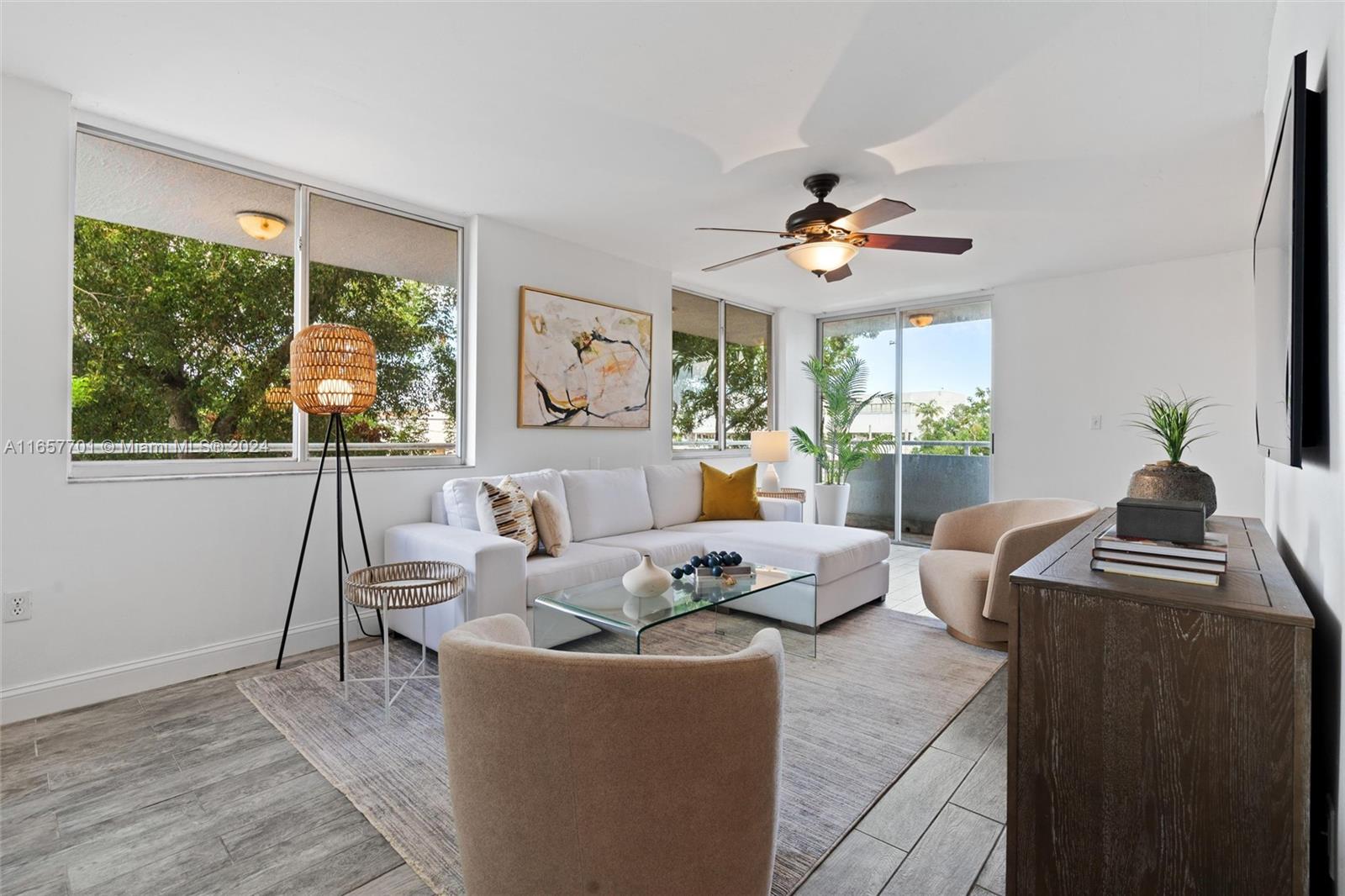 7601 Dickens Ave # 302