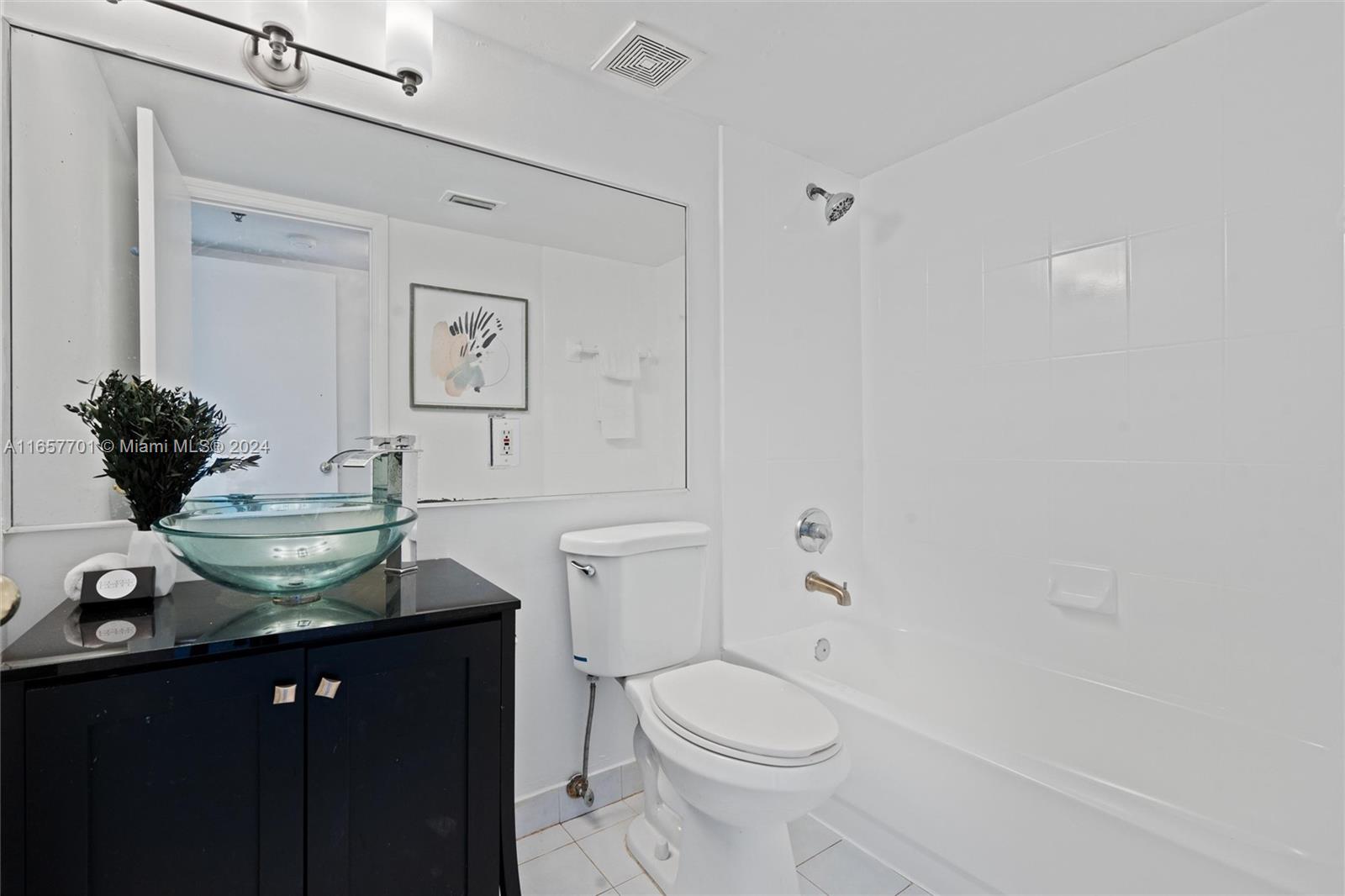 7601 Dickens Ave # 302