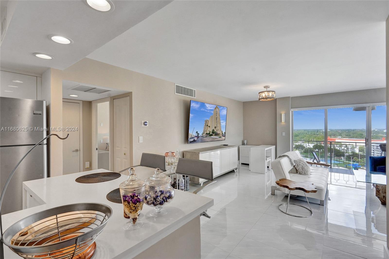 11111 Biscayne Blvd # 14H
