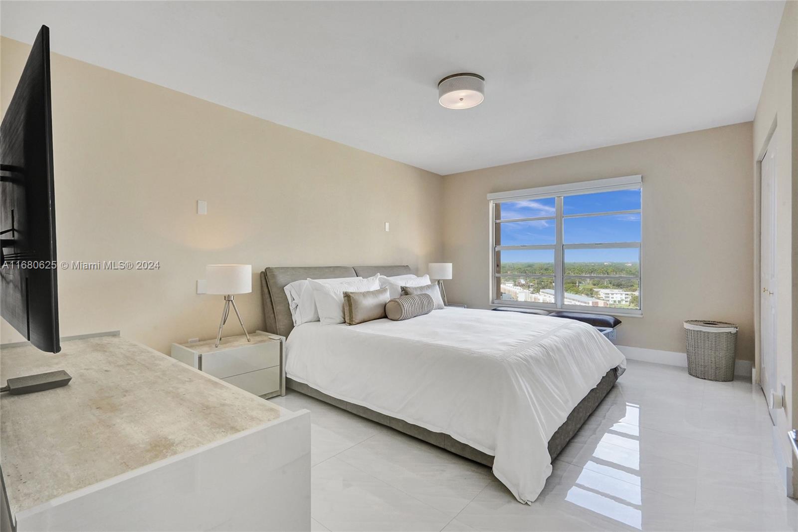 11111 Biscayne Blvd # 14H
