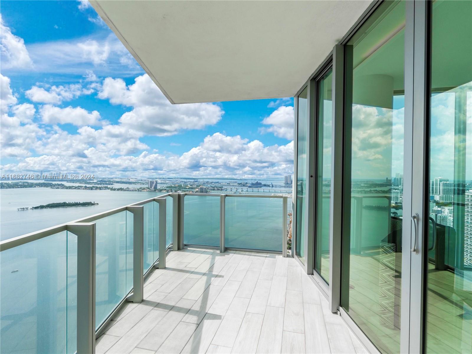 2900 NE 7th Ave # 4007