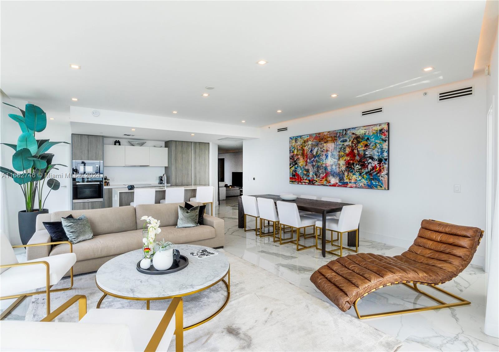 2900 NE 7th Ave # 4007