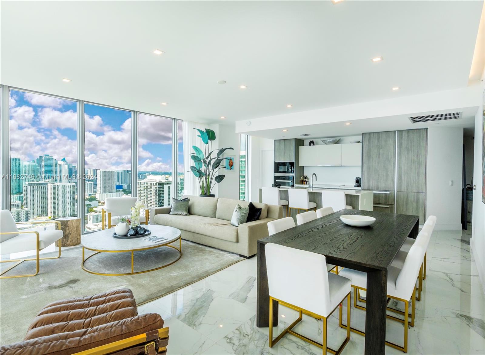 2900 NE 7th Ave # 4007