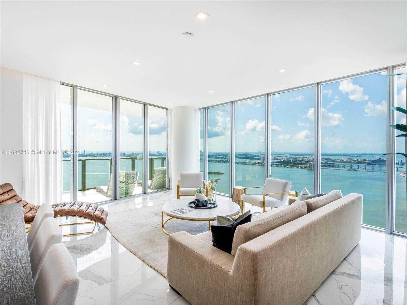 2900 NE 7th Ave # 4007