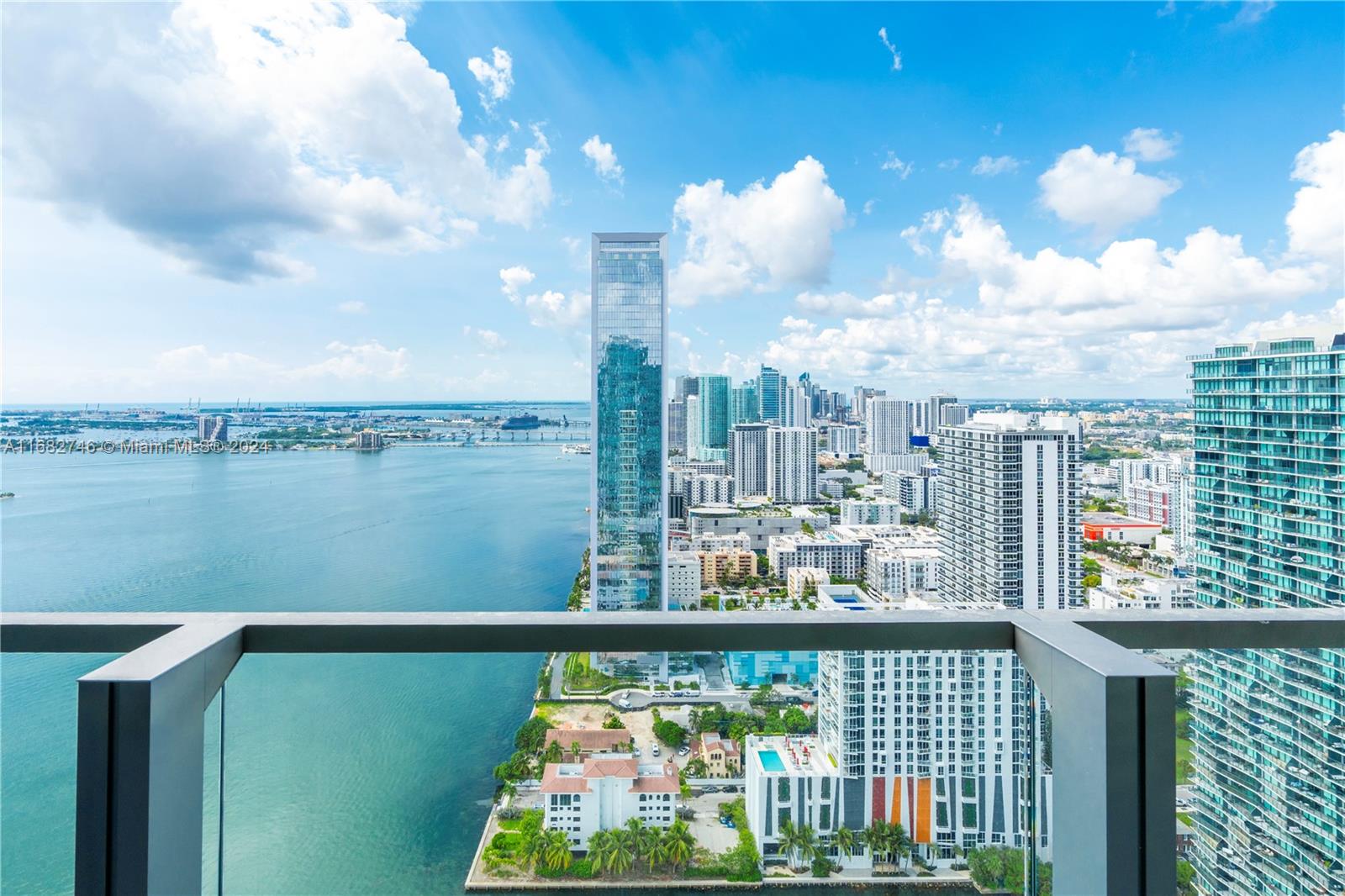 2900 NE 7th Ave # 4007