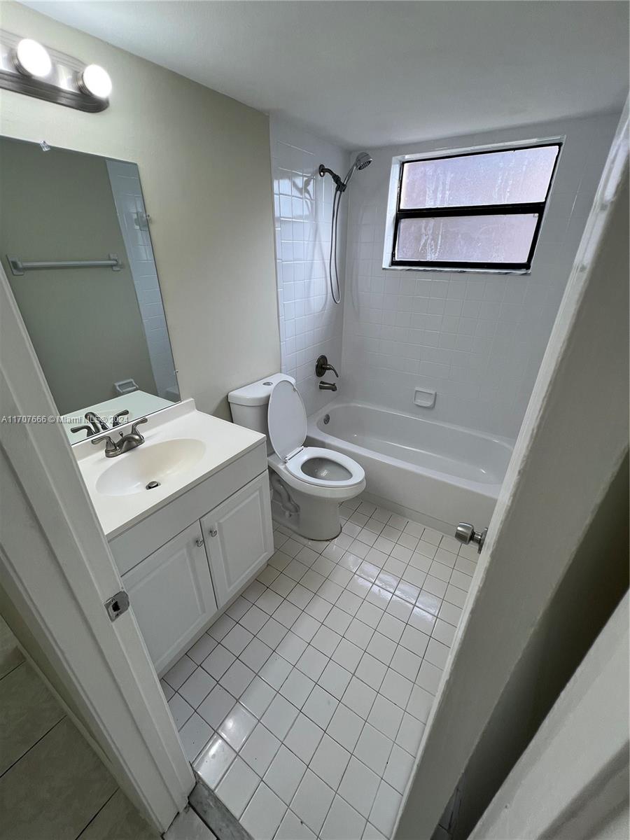 14853 SW 104th St # 12 Unit: 13-12