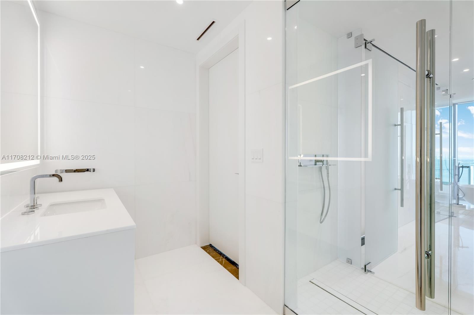 300 Biscayne Blvd Way # 4601, Miami Unit: 4601