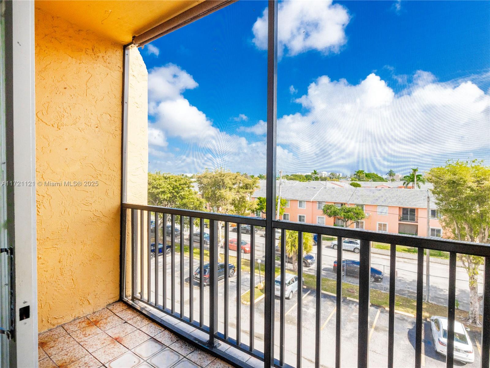 4707 NW 7th St # 8 Unit: 405-8