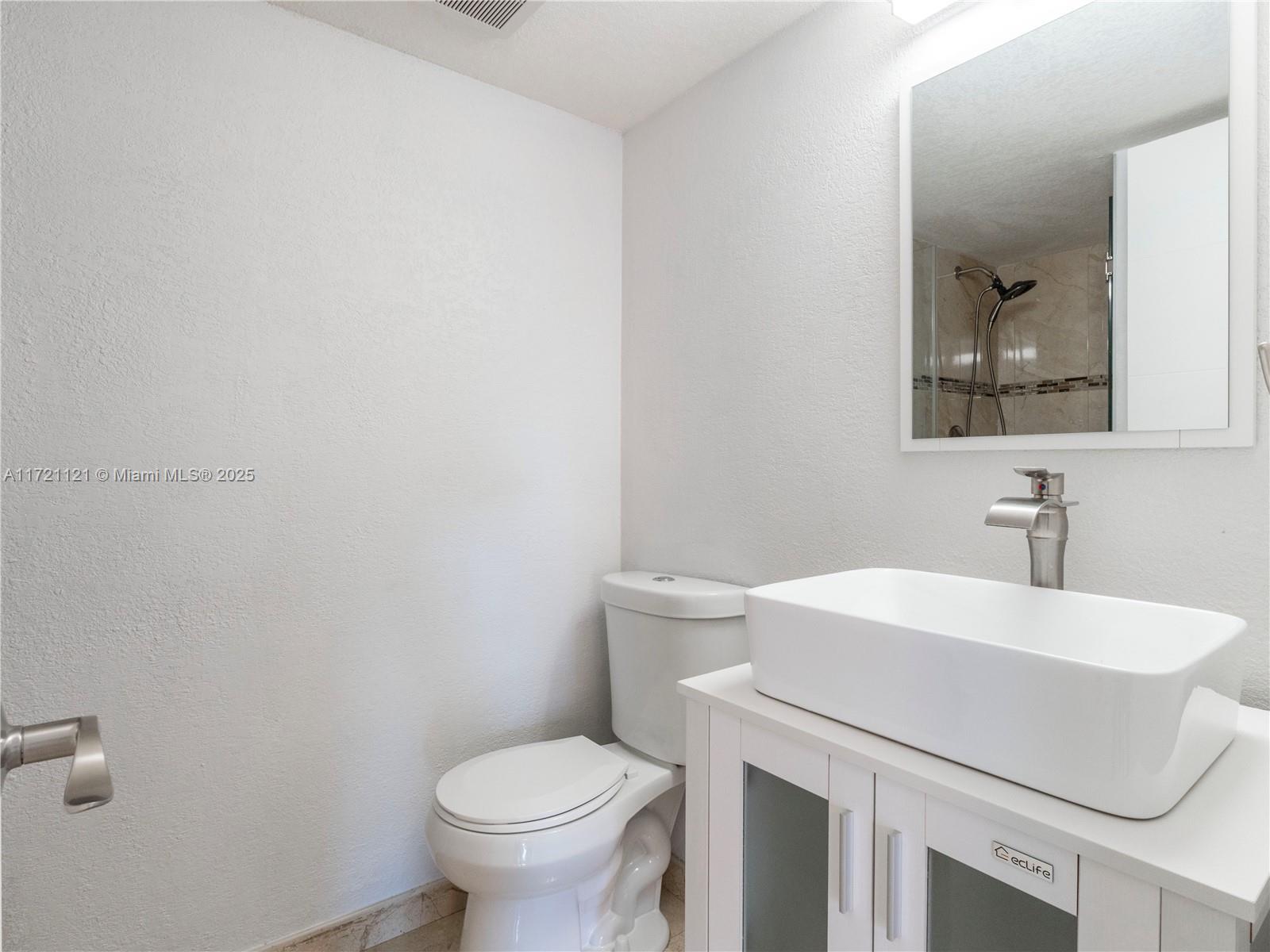 4707 NW 7th St # 8 Unit: 405-8