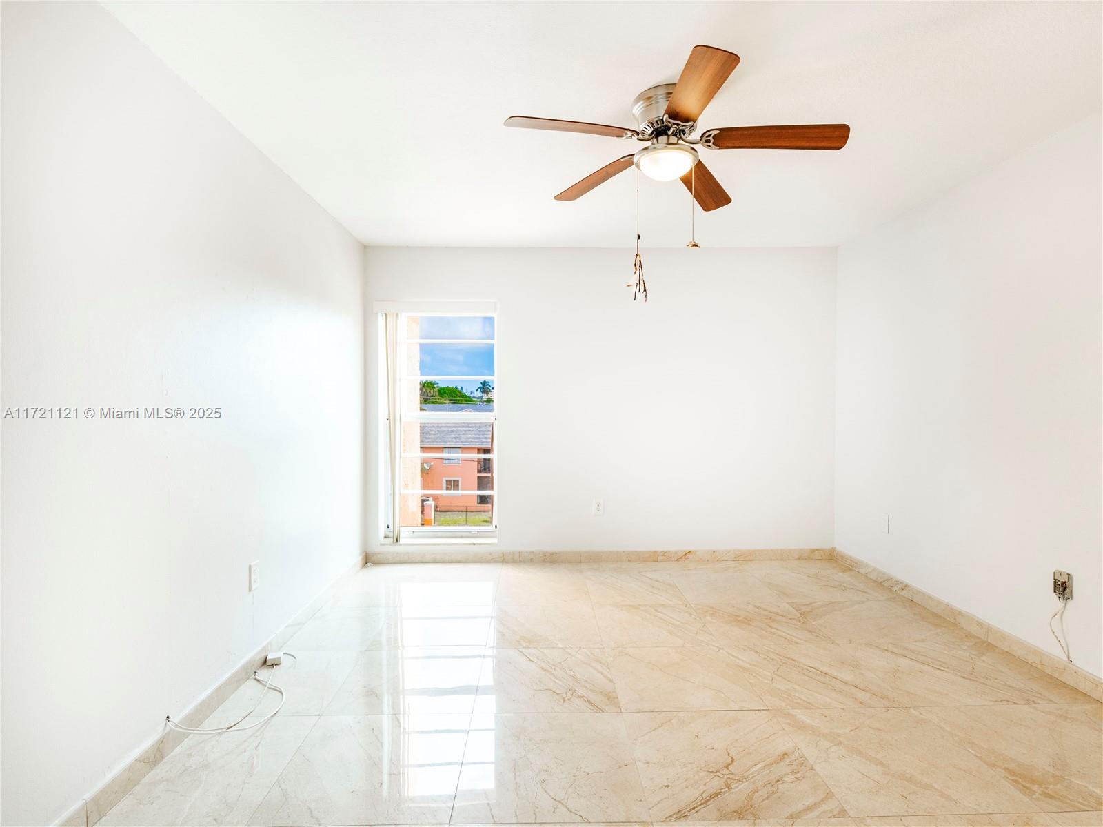 4707 NW 7th St # 8 Unit: 405-8