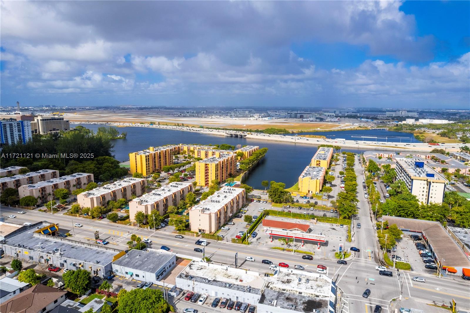 4707 NW 7th St # 8 Unit: 405-8