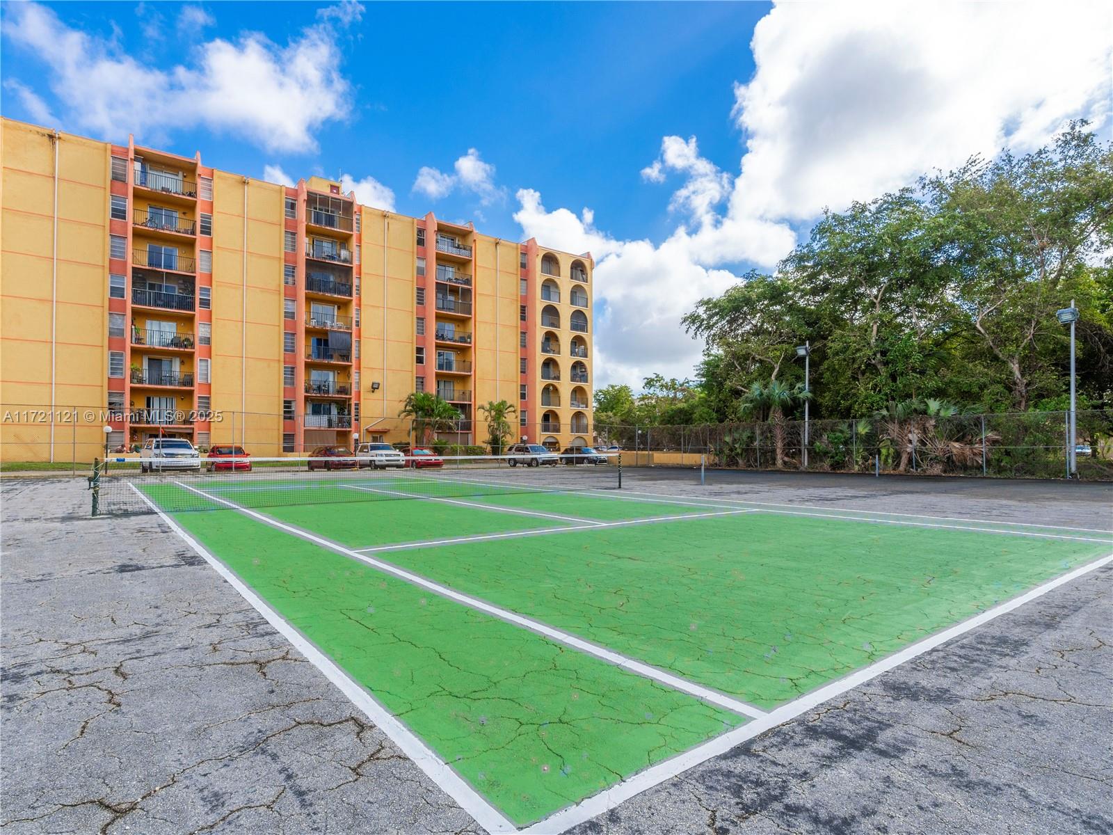 4707 NW 7th St # 8 Unit: 405-8